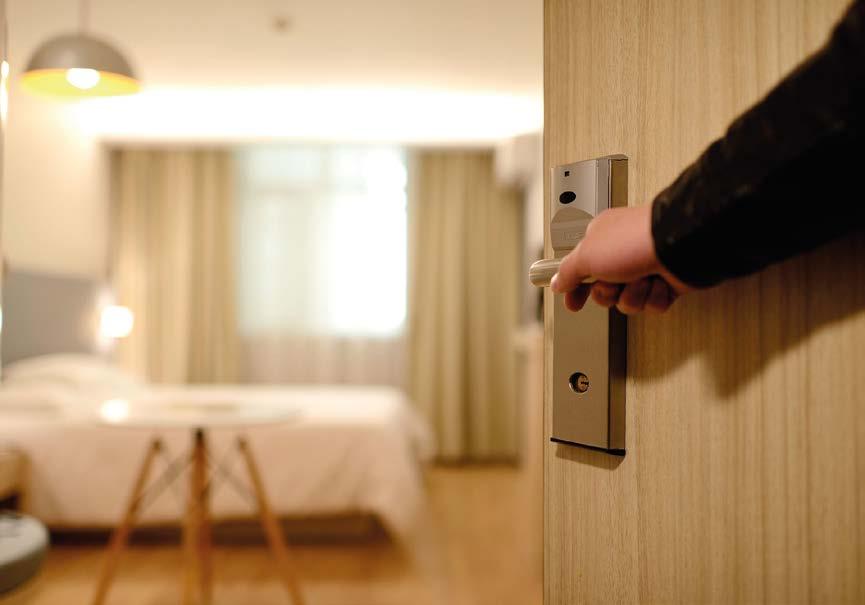 dba o bezpieczeństwo Inteligentne zamki hotelowe i monitoring Zamki hotelowe - to zamki, które są otwierane za pomocą kart.