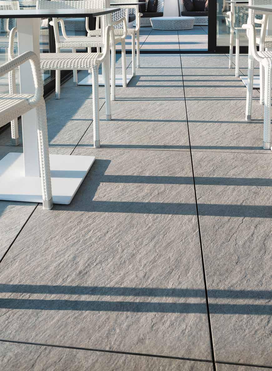 02 WSTĘP 04 KOLEKCJA EVO_2/E 06 ZALETY GRESÓW PORCELANOWYCH 16 ZASTOSOWANIE EVO_2/E 22 SYSTEMY UKŁADANIA 24 UKŁADANIE NA TRAWIE 28 UKŁADANIE NA ŻWIRZE 32 MONTAŻ PRZY POMOCY KLEJU 36 MONTAŻ NA