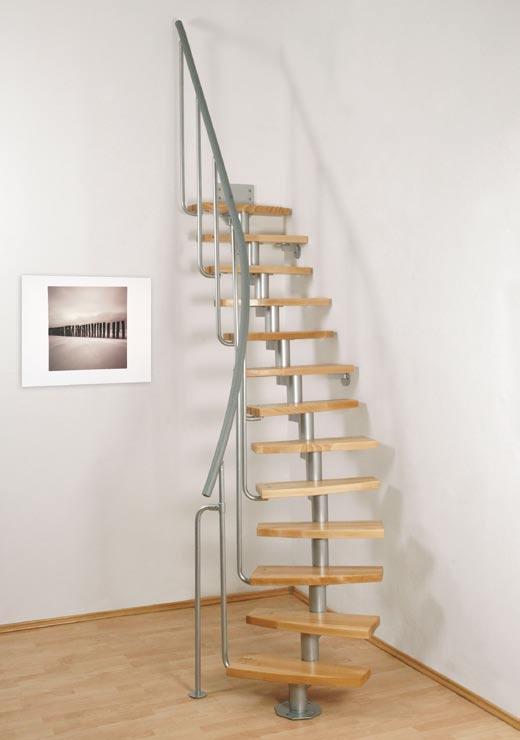 ATRIUM MINI plus TYPOWY KOMPLET ZAWIERA: 13 elementów konstrukcji, 13 stopni drewnianych, jednostronną balustradę.