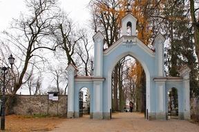 Stary Cmentarz (1798) W Łomży znajduje się jedna z najstarszych i najpiękniejszych nekropolii w Polsce.