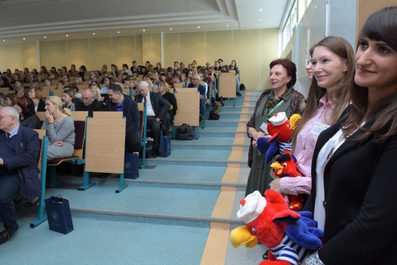 Uczestnicy konferencji w trakcie obrad sesji plenarnej Obrady konferencyjne przebiegały w 3 sesjach plenarnych i w 4 panelach problemowych.