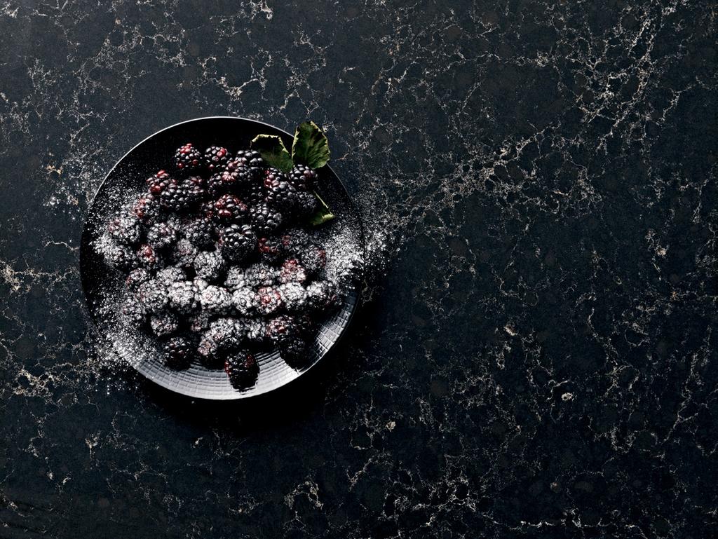 5100 Vanilla Noir Swoboda projektowania oraz niemal nieograniczone możliwości zastosowań Konglomerat kwarcowy firmy Caesarstone połączenie piękna i siły Konglomerat kwarcowy jest nie tylko piękny.