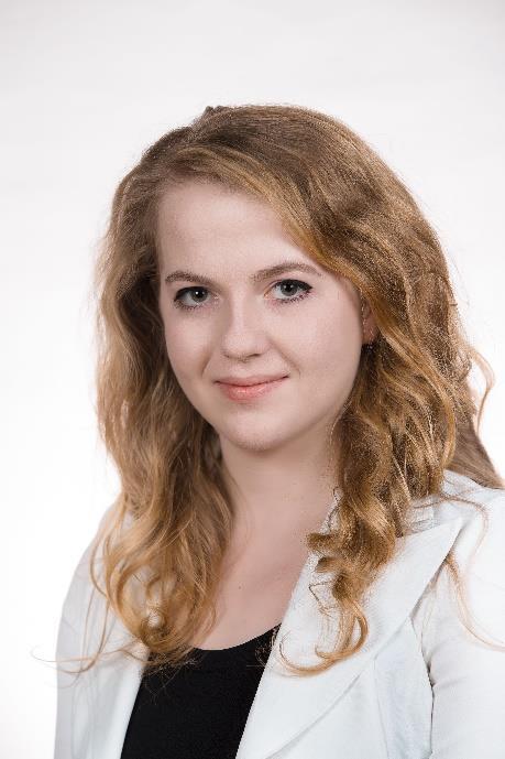 Izabela Zawadzka absolwentka klasy IIIc, klasa matematycznofizyczno-informatyczna, średnia 4,78,