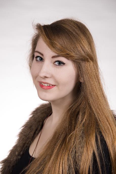 Monika Popik absolwentka klasy IIIe, klasa