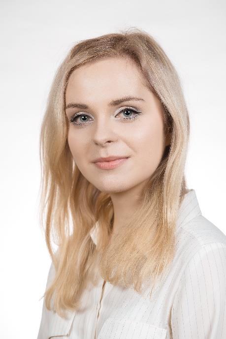 Ewelina Szczęsna absolwentka klasy IIIa, klasa
