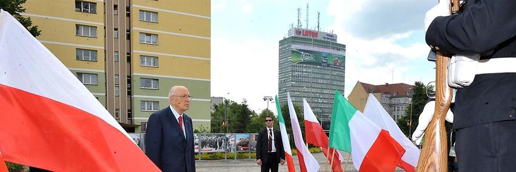 Aktualności Wizyty i spotkania Dwudniowa oficjalna wizyta w Polsce Prezydenta Włoch, Giorgio Napolitano (10 12 czerwca 2012) 12/06/2012 P rezydent Republiki Włoskiej, Giorgio Napolitano wraz z