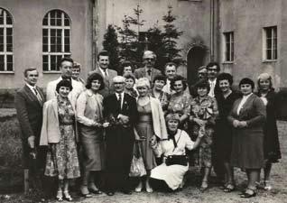 Uczestnicy VIII Zjazdu sienniczan w Izbie