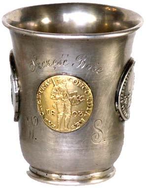 Galicja, kubek srebrny z monetami i medalami- koniec XIX w.
