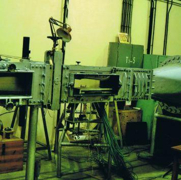 Instytut Lotnictwa Tunel aerodynamiczny małych prędkości (średnica 1,5 m) Tunel aerodynamiczny małych prędkości jest tunelem o obiegu zamkniętym, ciągłego działania, z otwartą przestrzenią pomiarową