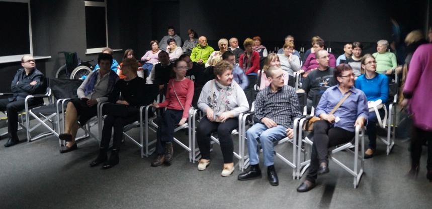 24 marca, we wtorek, oglądaliśmy krótkie ﬁlmy animowane, a 26 marca oglądaliśmy wideoklipy. Po seansie każdy mógł oddać głos na najlepsze, maksymalnie trzy, ﬁlmy animowane.