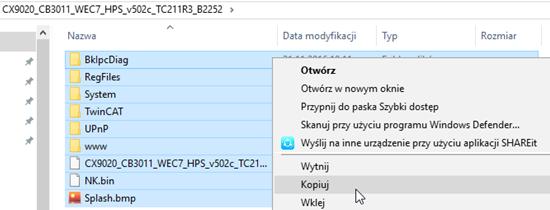 Poprzez usunięcie folderu Documents and Settings oraz plików z folderu Boot na karcie pamięci.