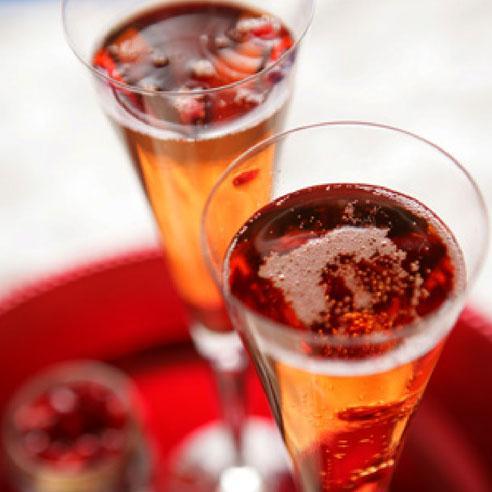 Fascynujące połączenie ekspresji aromatów oraz elegancji i subtelności smaków Każdy z uczestników będzie miał okazję przygotować na bazie prezentowanych szampanów