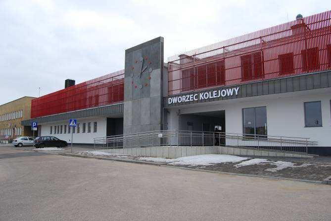 Przystanek autobusowy w Margoninie Ponadto oddano do użytku przystanek autobusowy w Chodzieży przy ulicy Dworcowej 1 w miejscu rozebranego dworca autobusowego.