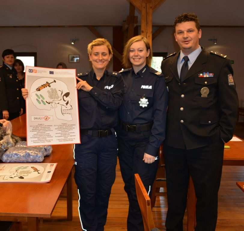 Spotkanie ekspertów w ramach wspólnego projektu DrugStop Funkcjonariusze z Polski i Czech kolejny raz spotkali się w ramach realizowanego projektu Drugstop - transgraniczna współpraca jednostek