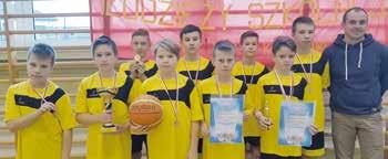 To by mj autoportret kobiety dojrzaej, artystki, ktra bierze swj wiat, swj los i swoje decyzje w swoje rce. Kobiety z Twoich obrazw, przypominajcych dziea empickiej, Nie yje Henryk Jaskua, eglarz z Przemyla, ktry samotnie opyn Ziemi Suszone owoce i herbatki z Handzlwki Pola Minster: Kobiety zawsze bd miay trudniej w yciu