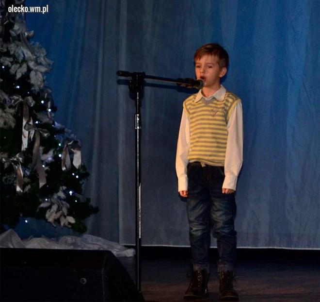 Nauczycieli w Olsztynie Filia w Olecku) oraz ksiądz Karol Buziewicz. Jury miało twardy orzech do zgryzienia. Komisja konkursowa nagrodziła i wyróżniła 15 osób.