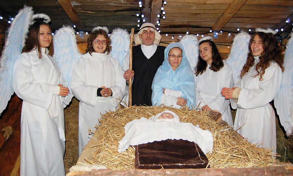 PASTERKA Wszyscy do szopy pospieszajcie Maryję z Dzieciątkiem powitajcie Pięknie zagrajcie, zaśpiewajcie I Jezusowi się kłaniajcie.