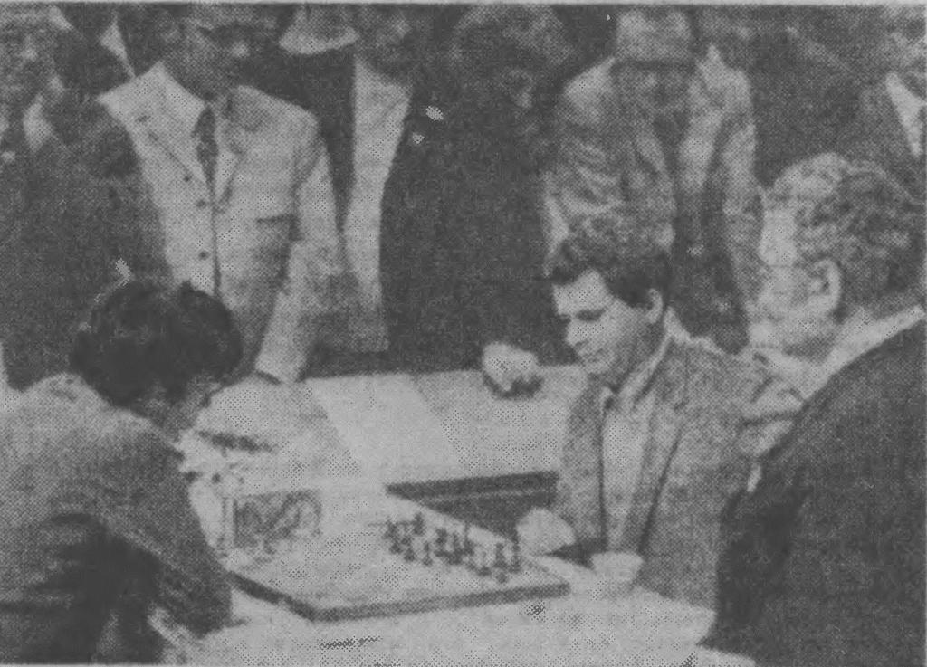 17.Obrona sycylijska [B83] GM Browne (Australia) GM Spasski (ZSRR) 1.e4 c5 2.Sf3 d6 3.d4 cd4 4.Sd4 Sf6 5.Sc3 e6 6.Ge2 Ge7 7.Ge3 0 0 8.0 0 Sc6 9.f4 Gd7 10.He1 Sd4 11.Gd4 Gc6 12.Gd3 Sd7 13.Wd1 e5 14.