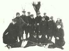 Kwaśniak zakłada w Garwolinie I Drużynę im. Tadeusza Kościuszki 1918 grupa garwolińskich harcerzy pomaga w organizacji ćwiczeń członkom POW powołano Obwód Żelechowski ZHP - komendant prof.