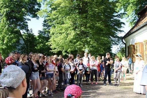 W imprezie uczestniczyły szkolne zespoły 3-osobowe ze wszystkich typów szkół oraz grupy