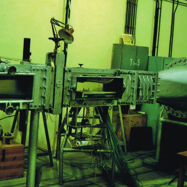 Instytut Lotnictwa Tunel aerodynamiczny ma³ych prêdkoœci (œrednica 1,5 m) Tunel aerodynamiczny ma³ej turbulencji NaddŸwiêkowy tunel aerodynamiczny Tunel aerodynamiczny ma³ych prêdkoœci jest tunelem o
