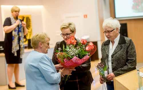 Alina Pienkowska wiele działała na rzecz naszego Środowiska Zawodowego i jest dla nas wzorem. Niestety zbyt wczesna śmierć zamknęła Jej drogę do dalszych działań... Dziś by była nam tak bardzo pomocna.
