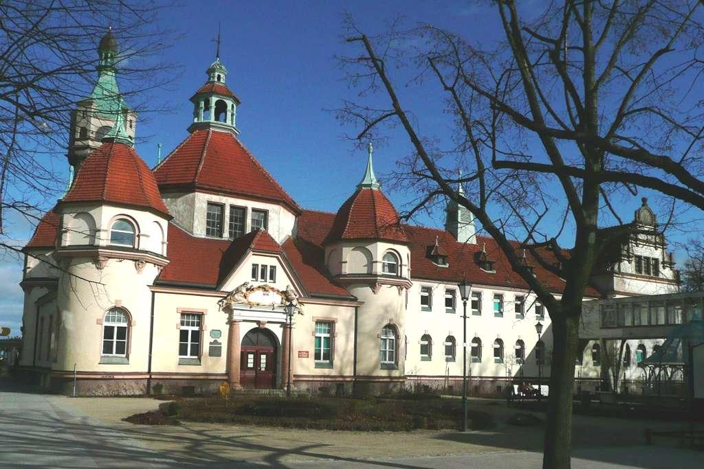 Zakład balneologiczny - eklektyzm, elementy secesji -