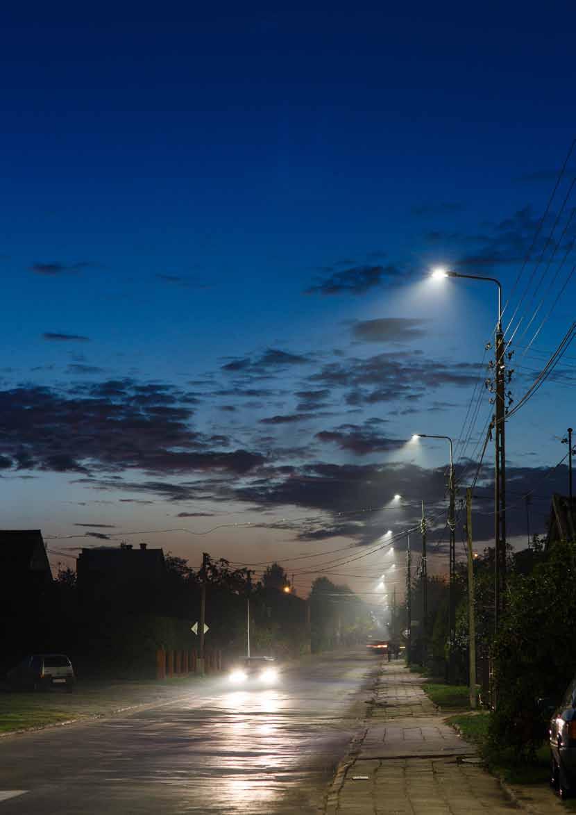 Koncepcja oświetlenia Wyeksploatowane przez lata lampy z rtęciowym źródłem światła, wymieniono na nowoczesne energooszczędne oprawy LEDowe ClearWay firmy Philips.
