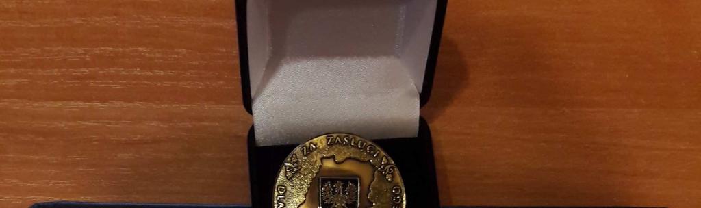 Krapkowicach oprócz służby w Policji są finanse i rachunkowość. Jest to hobby, któremu poświęca również dużo czasu.