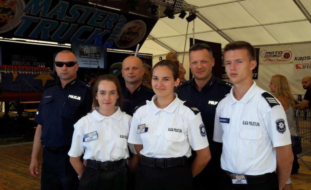 Byliśmy i zabezpieczaliśmy - Master Truck 2017 Już po raz trzynasty policjanci z Komendy Miejskiej Policji w Opolu aktywnie włączyli się w działania profilaktyczne podczas wielkiej imprezy