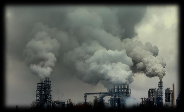 ZMIANY KLIMATU - SKUTKI GLOBALNE Przez okres ostatnich 60 lat czterokrotnie zwiększył się wpływ człowieka na ocieplenie kuli ziemskiej (wskaźnik wymuszania radiacyjnego) W historii Ziemi klimat