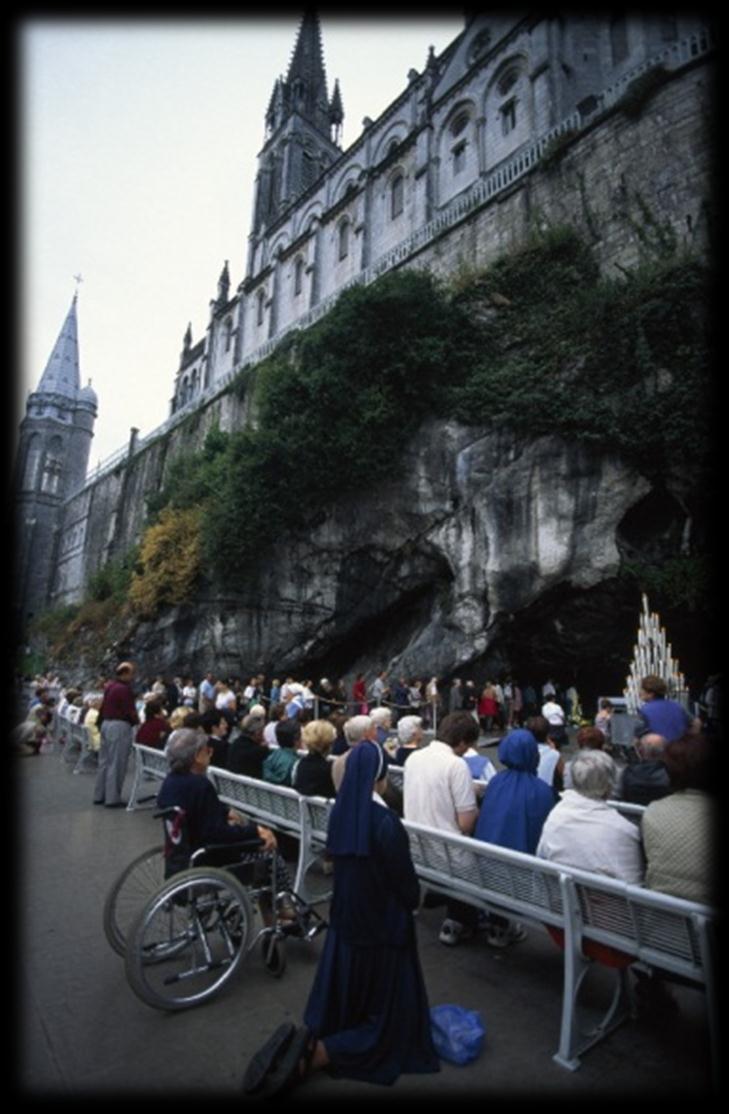 III dzień - śniadanie i wykwaterowanie - pobyt w sanktuarium w Lourdes: zwiedzanie bazyliki Różańcowej, kaplicy Pojednania, spacer do groty Massabiele i basenów z wodą z