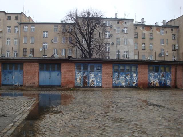 UŻYTKOWE W BUDYNKU GARAŻY SAMOCHODOWYCH POŁOŻONYM WE WROCŁAWIU PRZY UL.