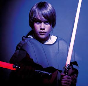 DZIEŃ PIERWSZY WITAMY W AKADEMII JEDI SAMOOBRONA: poziom podstawowy pasowanie na młodych Padawanów z Obi-Wanem Kenobim nauczysz się podstawowej umiejętności, którą powinien posiadać każdy rycerz Jedi!