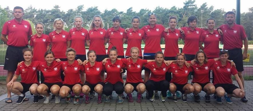 Były to Agata Stojanowska, Karolina Przybył i Pamela Łuszczyńska. Siedzą od lewej w I rzędzie od dołu : Karolina Przybył (5).