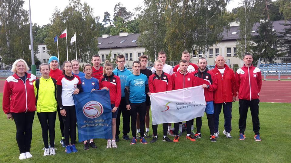 Stoją od lewej: Karolina Przybył (5). 48. Ogólnopolski Turniej Niesłyszących w Koszykówce Kobiet w dniach 02-04 października 2015 r. w Łodzi.