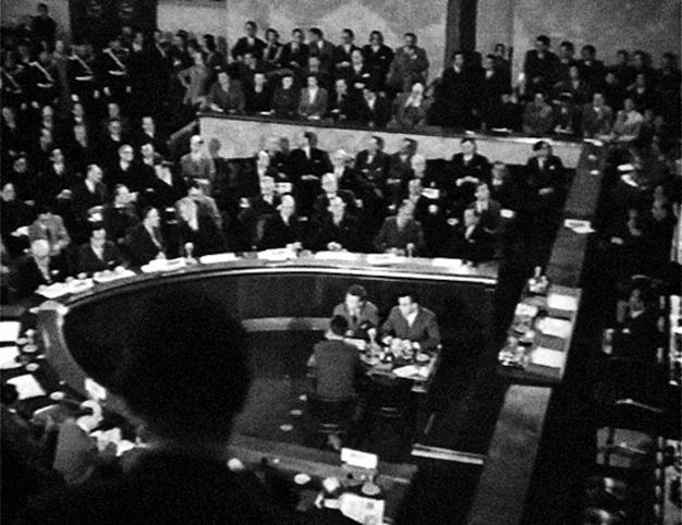 Ku równinom Ap Bac Obrady konferencji genewskiej, 7 V 1954 dodis.ch Gdy władzę na Południu objęła ekipa popierana przez USA i stało się jasne, że plebiscyt nie dojdzie do skutku.