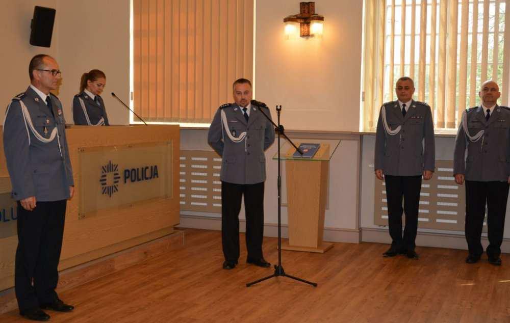 Służbę rozpoczął w Komendzie Miejskiej Policji w Opolu.