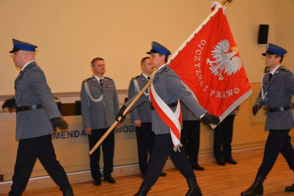 wykonawczych po kierownicze.