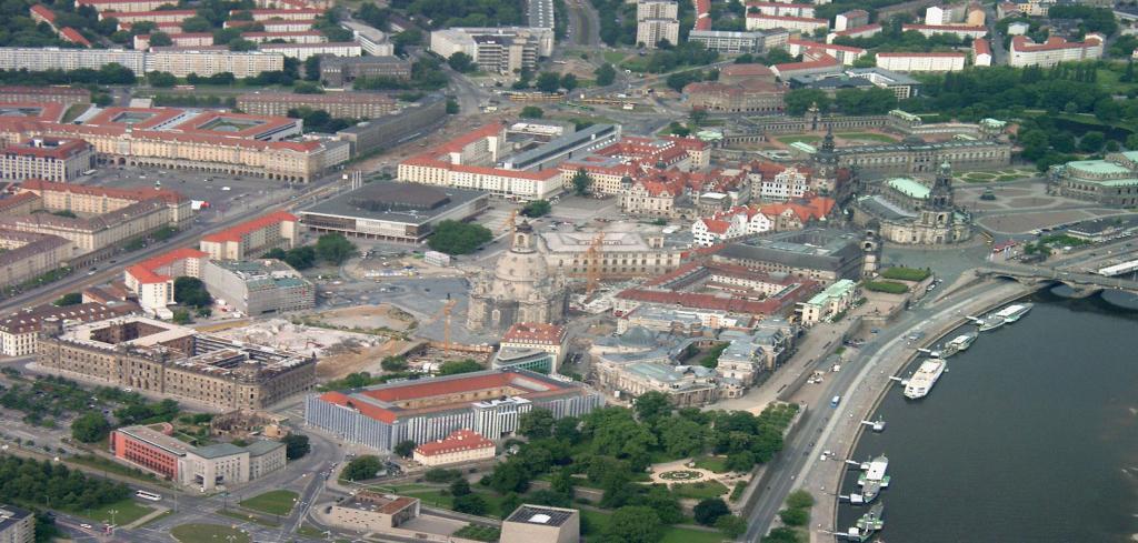 Drezno W Dreźnie od czasów rozbiorów jednym z głównych ośrodków polskiej emigracji, zajął się pomocą dla szukających schronienia za granicą powstańców styczniowych.