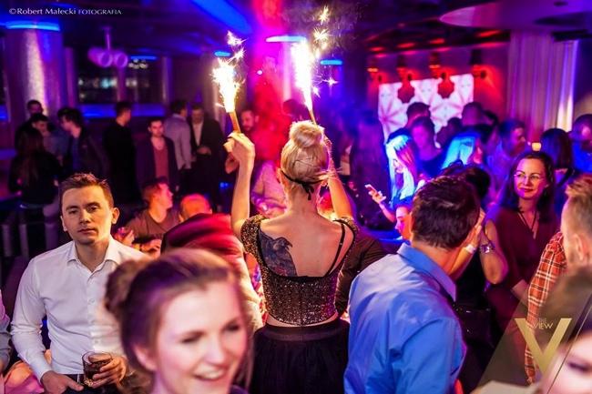 0,7l / 490 PLN Wartość loży: 2380 PLN Nasza cena: 2100 PLN Loża 12 os.
