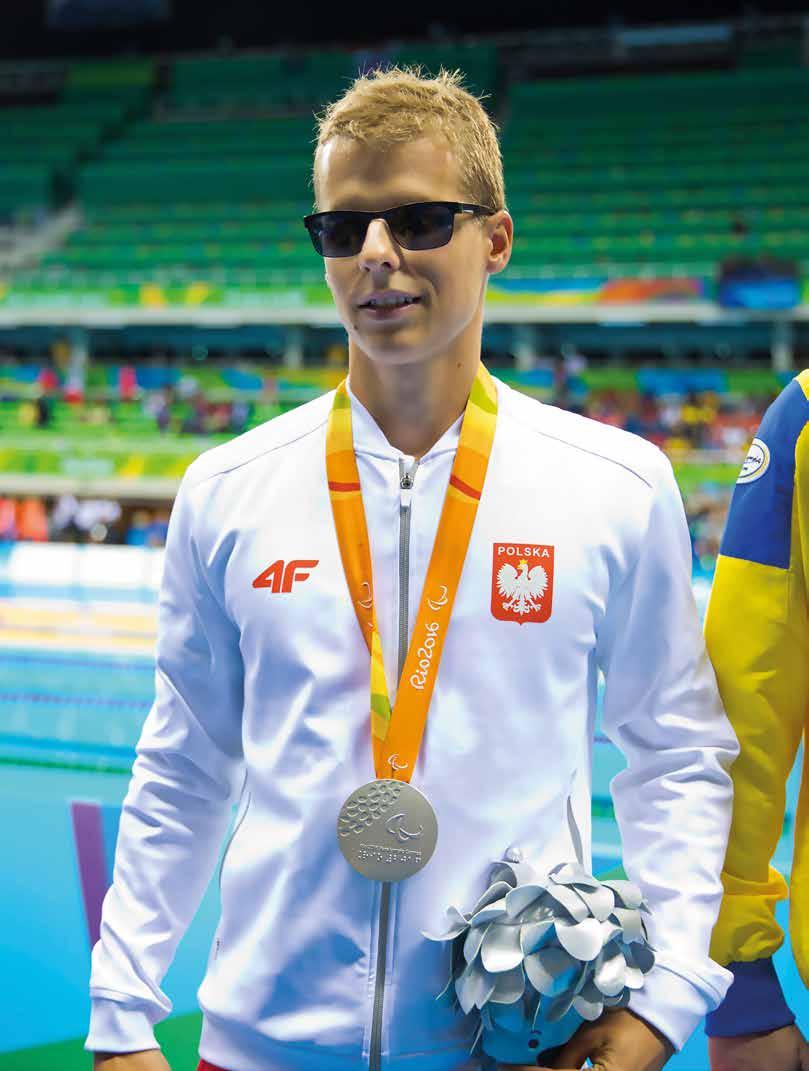 KIELCE LUDZIE Świat bez granic ZDJĘCIE DZIĘKI UPRZEJMOŚCI POLSKIEGO KOMITETU PARAOLIMPIJSKIEGO. FOT. ADRIAN STYKOWSKI 18 Rezygnacja? Z nią jest jak z moim wzrokiem. Nie istnieje.