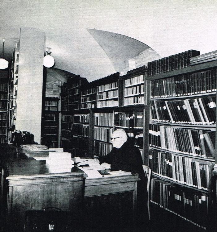 Zbiory biblioteczne trynitarzy [ ] na kupę zwalone, bez żadnego porządku [ ] w miejscu wilgotnym
