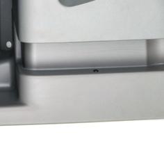 Intuicyjna deska rozdzielcza i elementy sterowania Elementy interfejsu oraz panel sterowania palcami są skierowane w stronę operatora i doskonale rozmieszczone, co ułatwia szybką orientację i