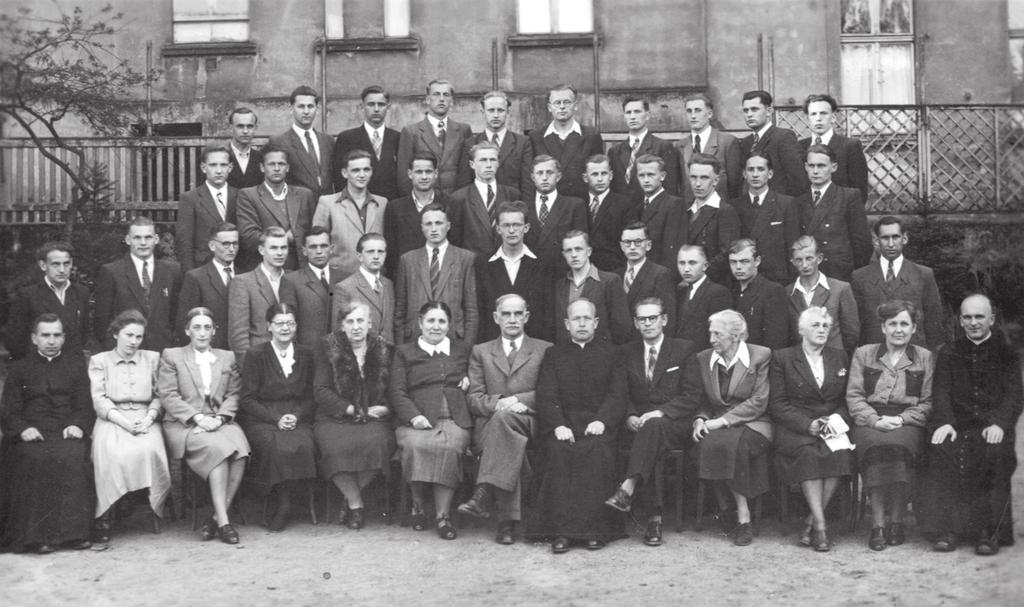 Niższe Seminarium Duchowne w Gorzowie (1946-1960). Powstanie i likwidacja 173 Grono pedagogiczne Niższego Seminarium Duchownego w Gorzowie oraz jego wychowankowie (lata 50).