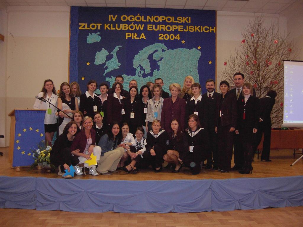 W 2002 r. w szkole rozpoczął swoją działalność Szkolny Klub Europejski.