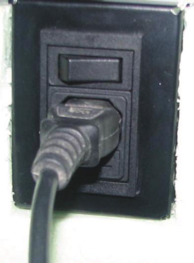 Centrala powinna być połączona z instalacją elektryczną 230V/50Hz z uziemieniem ochronnym.