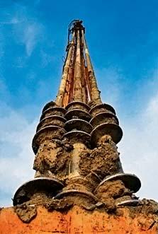 GEOMIX i TRENCHMIX Innowacyjne technologie wgłębnego mieszania gruntu firmy Soletanche Polska Technologia mieszania gruntów in-situ powstała w latach 50. XX w.