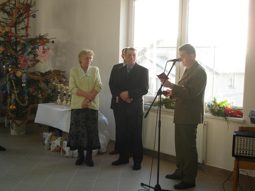 Następnie obyło się spotkanie opłatkowe, na które wójt Gminy