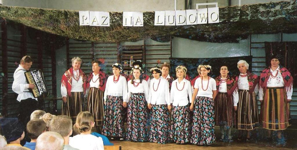 1 Aby chronić od zapomnienia ludowe piosenki i wyzwalać w młodym pokoleniu zdolności
